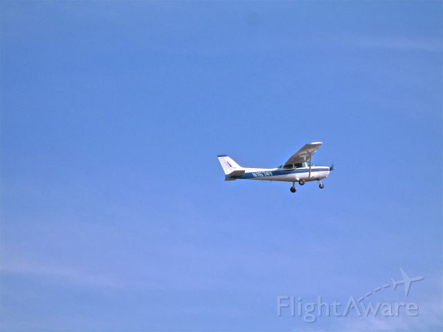 Cessna Skyhawk (N1674V)
