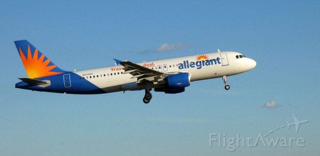 Airbus A319 (N231NV) - On final is this 2005 allegiant Airlines Airbus A319-111 in the Autumn of 2020.