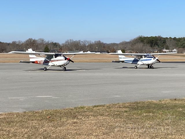 Cessna Skyhawk (N734MX) - With its partner, N8299E! ðbr /Here we have the 2 Cessna 172s that this airport uses for flight practice and training! ðbr /Date Taken: December 3, 2021br /Airport: London-Corbin Airport