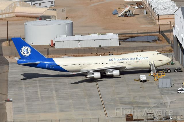 BOEING 747-100 (N747GE)
