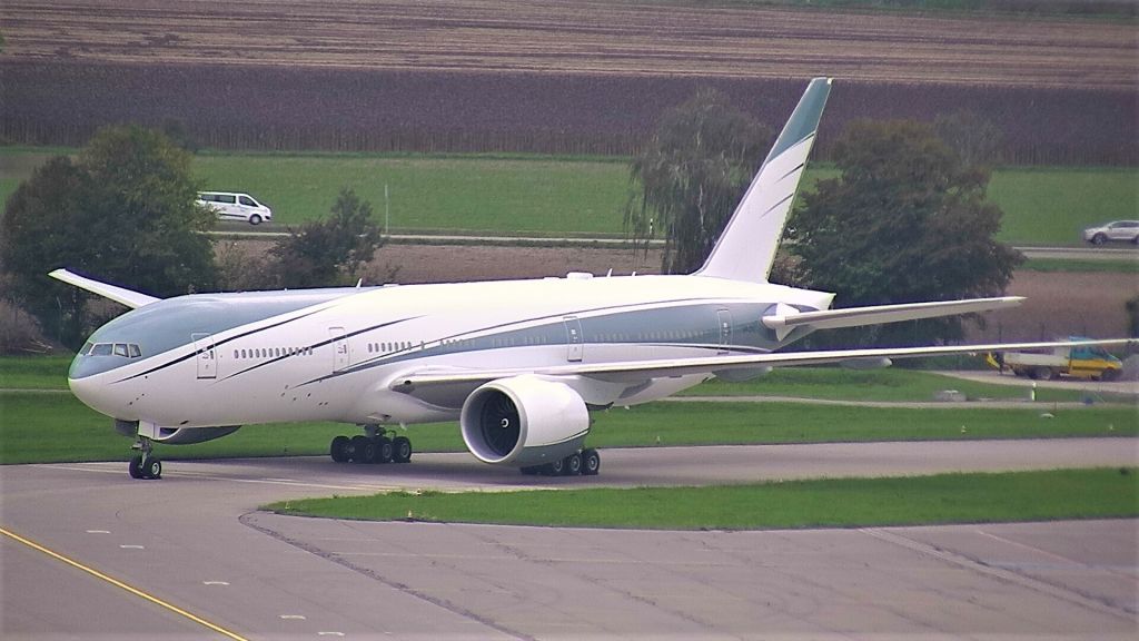 BOEING 777-200LR — - Nicely painted 777-200 at LSZH
