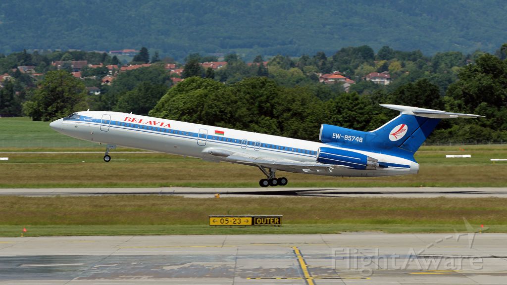 Tupolev Tu-154 (EW-85748)