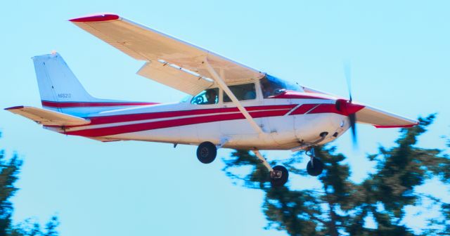 Cessna Skyhawk (N6521D)
