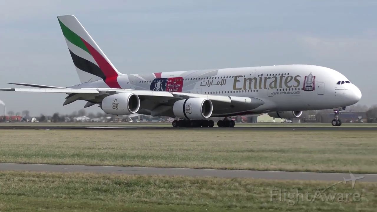 Airbus A380-800 (A6-EES) - from Dubai touch down 18R
