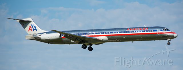 McDonnell Douglas MD-80 (N9404V) - 05/07/2016 American N9404V MD-80 KDFW -- This is one of the few remaining MD-80s in the American fleet that was built in Shanghai, China.