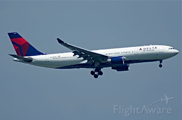 Airbus A330-200 (N858NW)