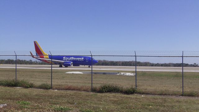 Boeing 737-700 — - Southwest B737 Just landed at Orlando International Airport br /12/25/17br /Tail Number: Unknown br /Please leave comments/feedback :)
