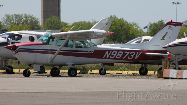 Cessna Skyhawk (N9873V)