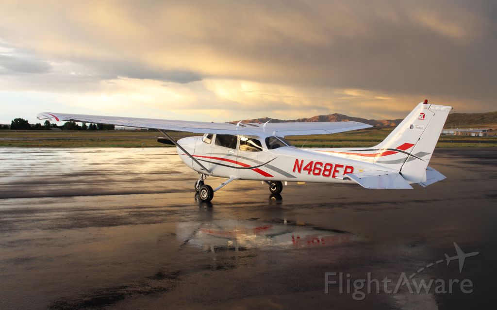 Cessna Skyhawk (N468ER)