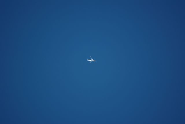 Boeing 787-8 (N26952) - United Airlines N26952, Flight 1963 KLAX-KIAH Boeing 787-9 543 Kts FL404 Feb 2, 2016 510p CST over Northwest Bexar County TX
