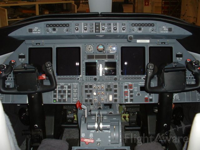 Learjet 45 — - Lear 45 cockpit