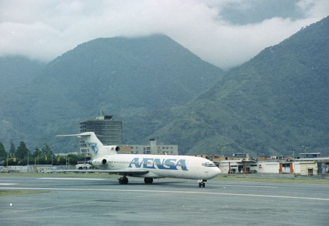 BOEING 727-200 — - Avensa Boeing 727 taxiing to it's gate at Caracas. This photo was taken by my father in 1987.