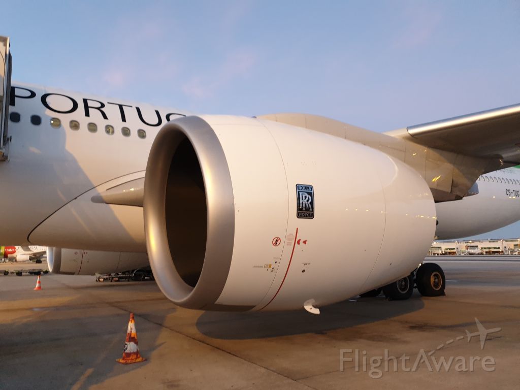 Airbus A330-900 (CS-TUG) - Boarding for LPPT - CYYZ