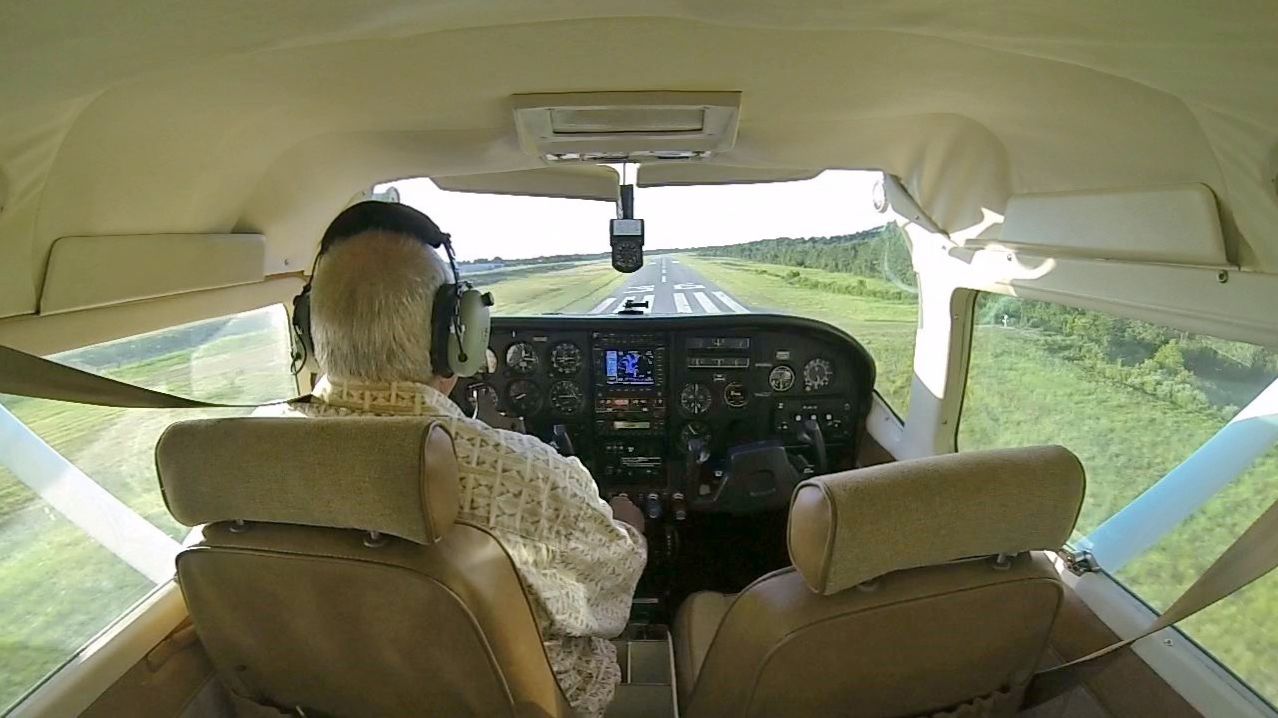 Cessna 206 Stationair (N5108Q) - Landing on Rwy 36 @ L39