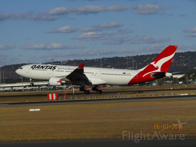 Airbus A330-200 (VH-EBP) - Perth airport viewing platform. Nice Qantas A332 arriving as QFA567 from Sydney at 17:12 AWST.