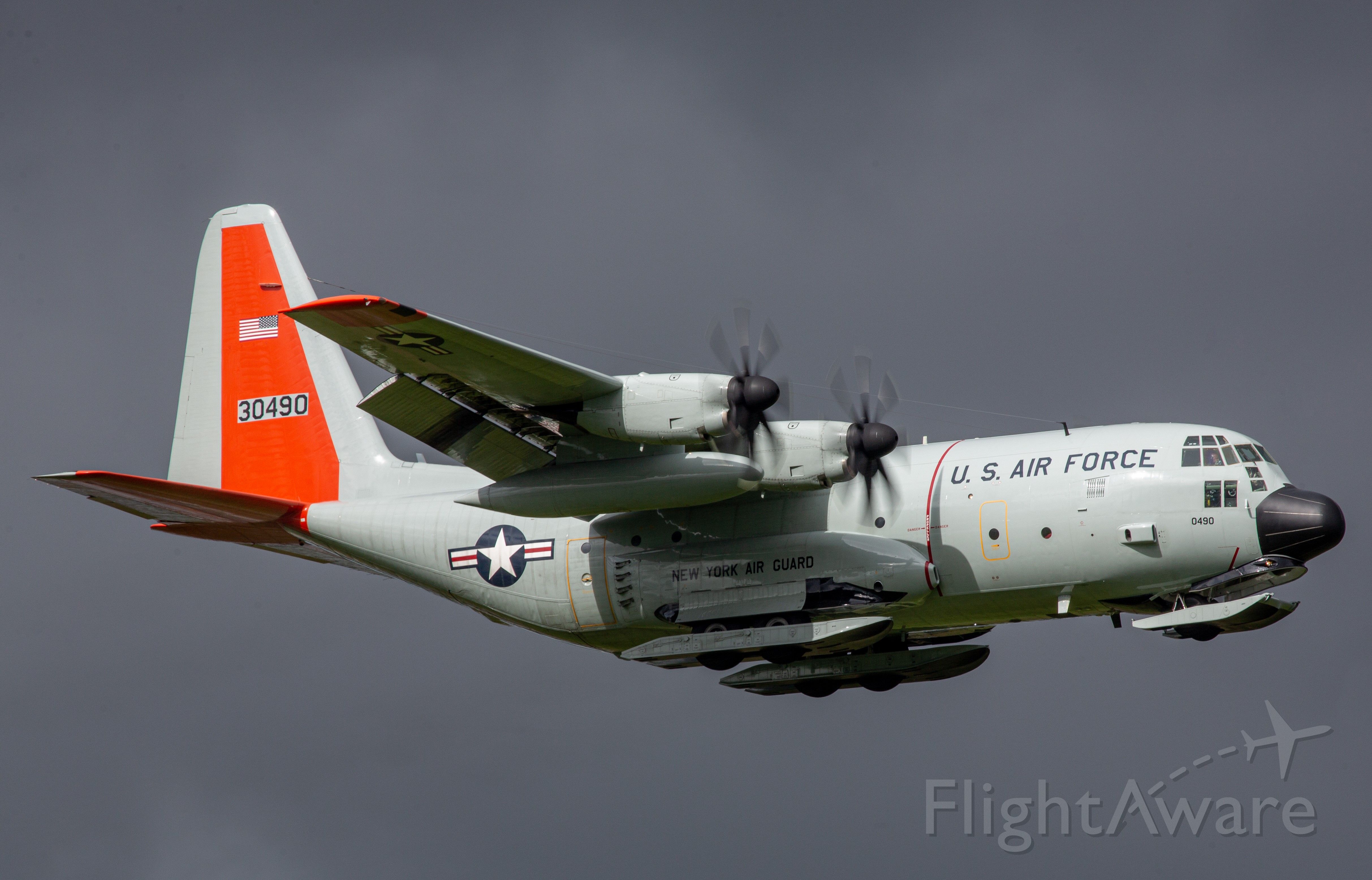 Lockheed C-130 Hercules (83-0490) - "SKIER90".
