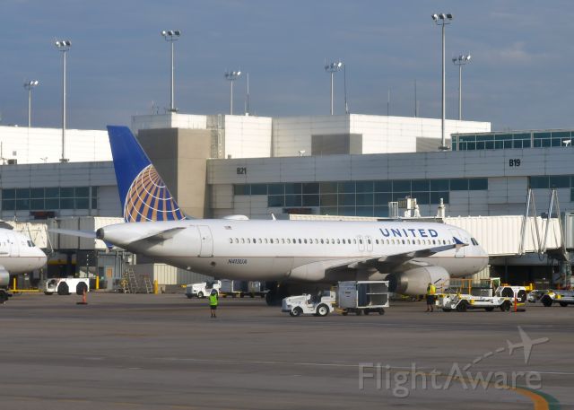 Airbus A320 (N413UA) - United Airlines Airbus A320-232 N413UA in Denver 