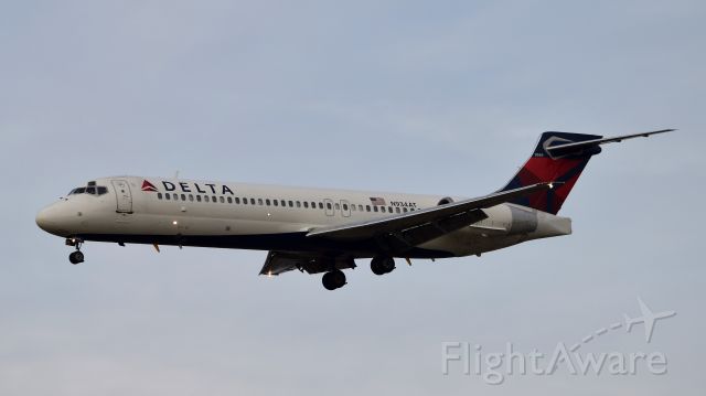 Boeing 717-200 (N934AT) - A Delta Airlines Boeing 717 landing at Philadelphia International Airport on December 14th, 2016.