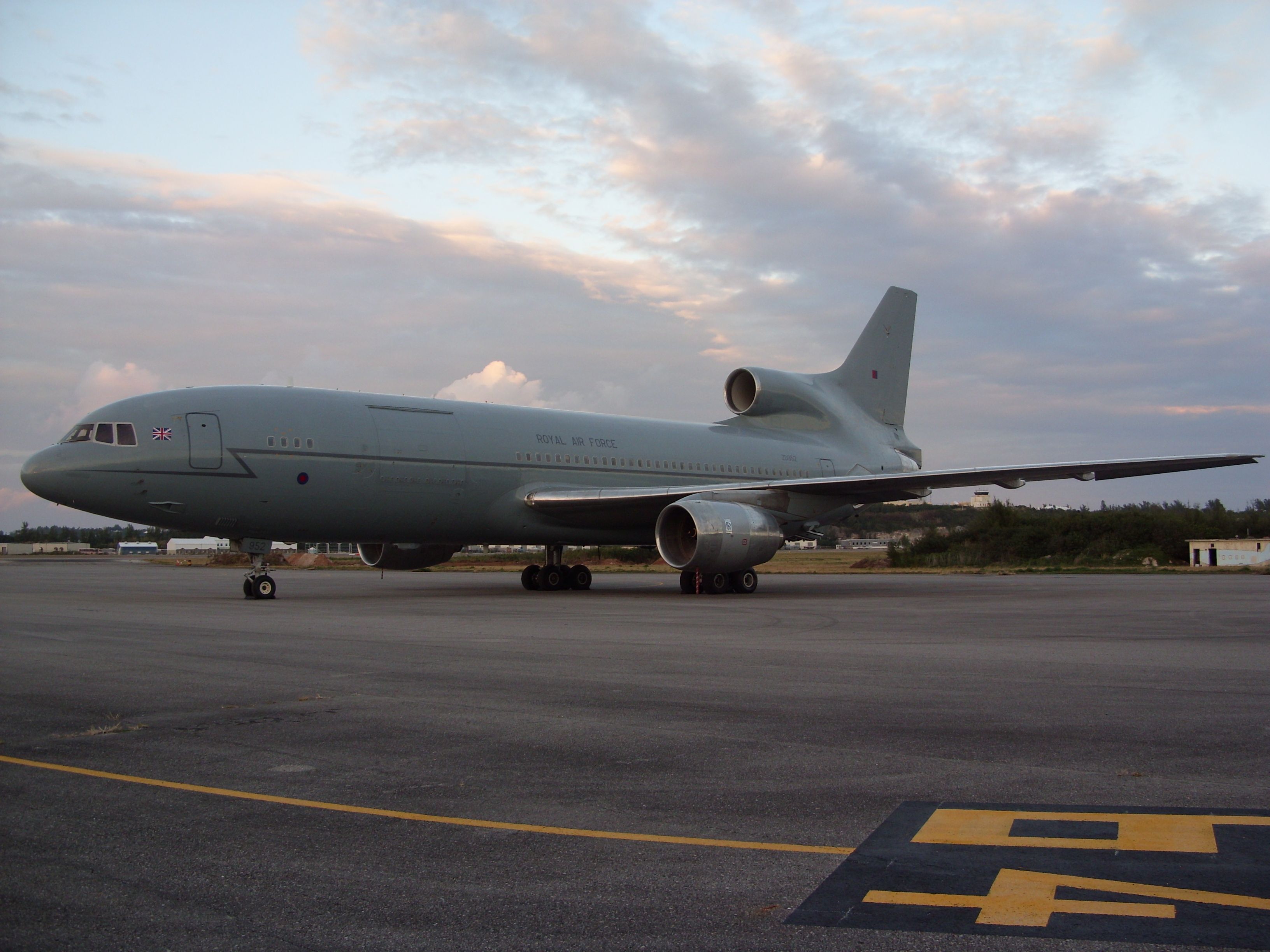 Lockheed L-1011 TriStar (ZD952) - Resting in Bermuda after escorting a flight of Tornado Fighters.