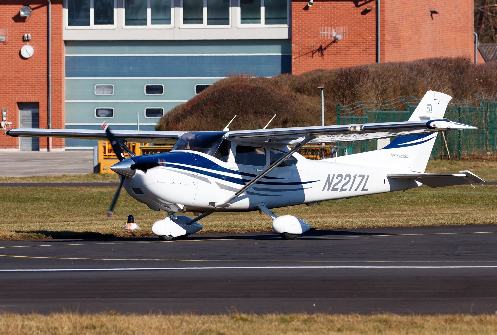 Cessna Skylane (N2217L)