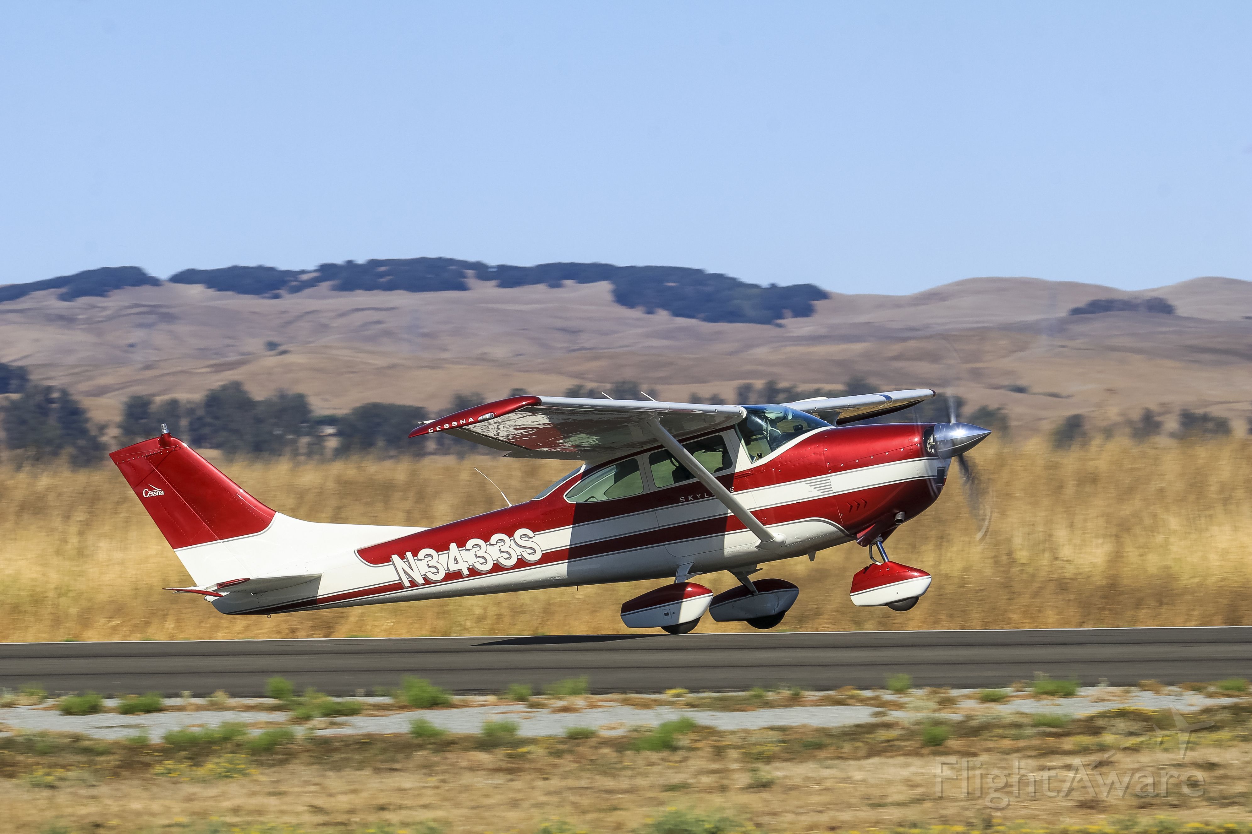 Cessna Skylane (N3433S)