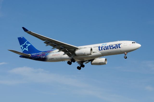 Airbus A330-300 (C-GTSJ)