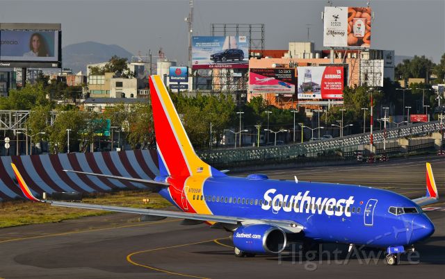 Boeing 737-700 (N765SW) - Boeing 737-7H4 of Southwest Airlines N765SW, MSN 29805 departing from Mexico City International Airport (11/2018).