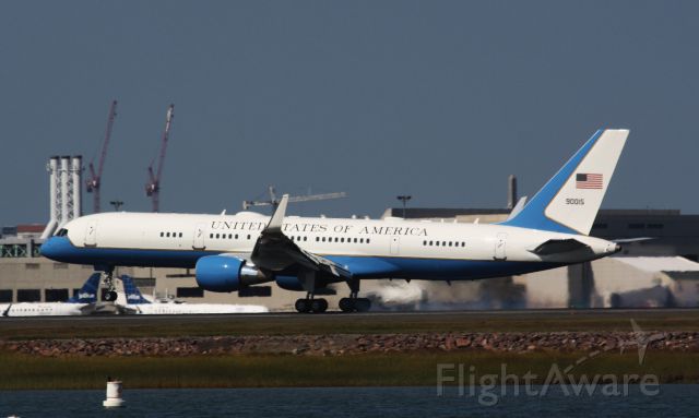 Boeing 757-200 (09-0015) - Always a treat when Air Force One arrives, though I was surprised the B757 was used instead of the B747. 