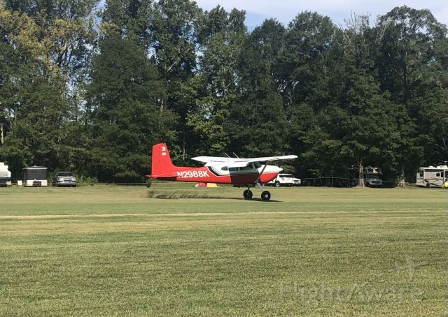Cessna Skywagon 180 (N2988K)