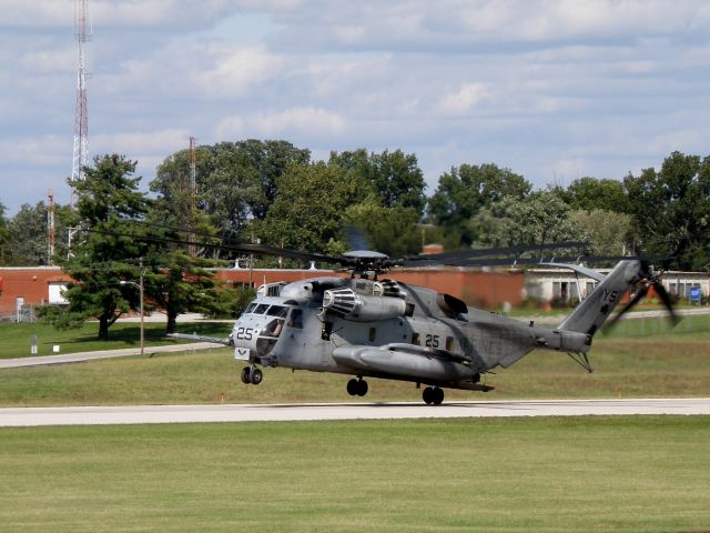 Sikorsky MH-53E Sea Dragon (16-2517) - A CH53E Super Stallion (162517) of Marine Medium Tiltrotor Squadron (VMM) 162 based at MCAS New River, NC (KNCA) takes-off at Capitol City Airport (KFFT).  Marines of the 24th Marine Expeditionary Unit were training prior to an upcoming deployment.