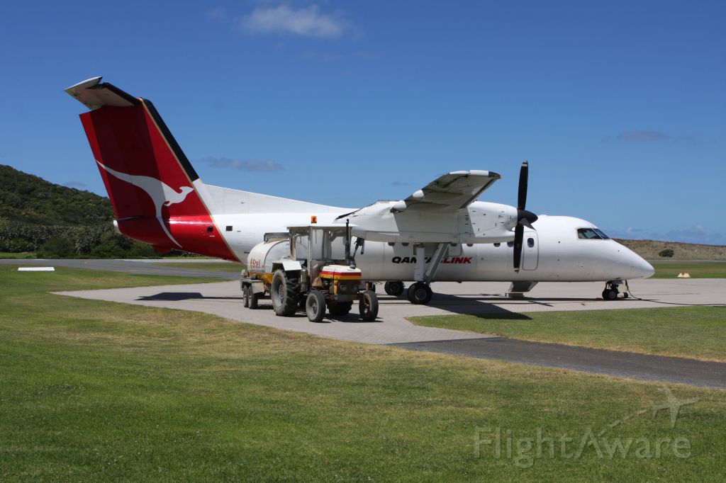 — — - Qantas De Havilland DHC-8 Dash 8  at Lord Howe Airport