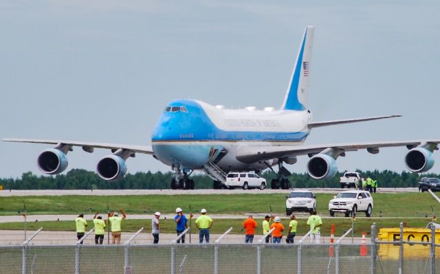 N28000 — - Air Force One at GSP! One of the most beautiful planes you could ever see! 8/24/20.