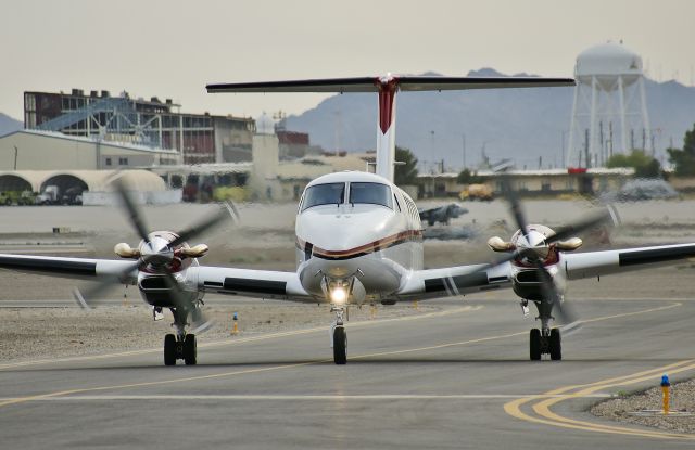 Beechcraft Super King Air 200 (N30FE)