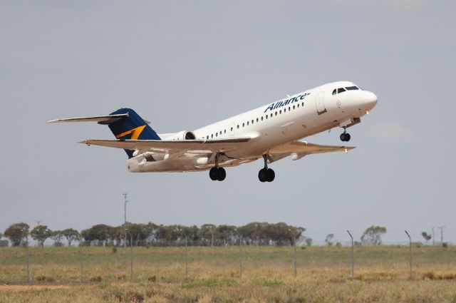 Fokker 70 (VH-NKQ) - Alliance Airlines flight 558 departs Longreach for Brisbane on 24/11/2020
