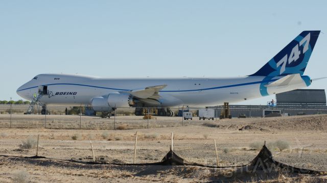 BOEING 747-8 (N5017Q) - Aug 31,2010 at KNYL.