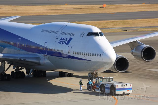 Boeing 747-400 (JA8965)