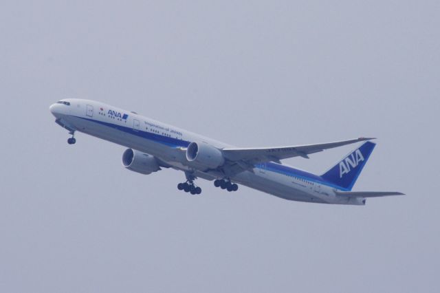 BOEING 777-300ER (JA798A)