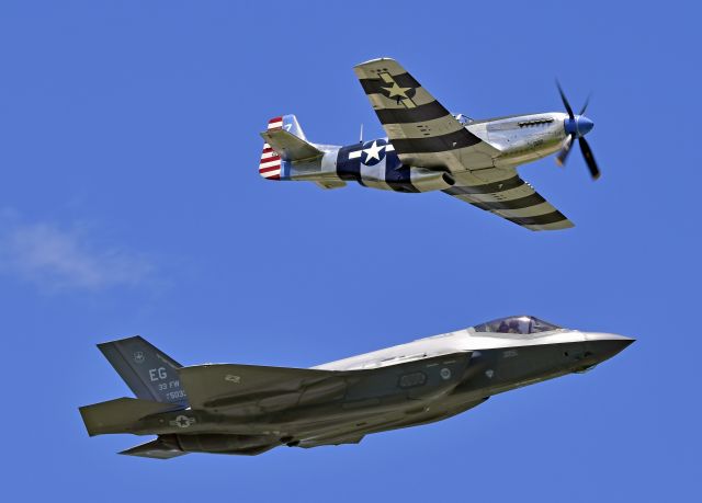 — — - F-35A Lightning II and P-51 Mustang "Fragile but Agile" performing the heritage flight at the 2017 Vectren Dayton Airshow