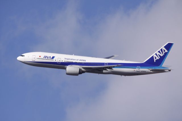 Boeing 777-200 (JA707A) - NH463