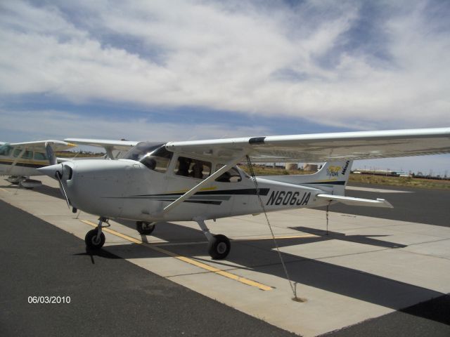Cessna Skyhawk (N606JA)