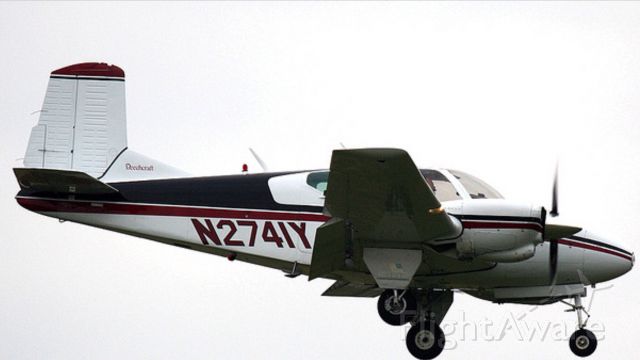 Beechcraft Travel Air (N2741Y) - Landing PHL