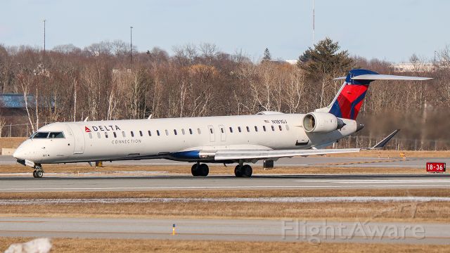 Canadair Regional Jet CRJ-900 (N181GJ) - A Delta CRJ-900 taking off runway 29 at PWM.