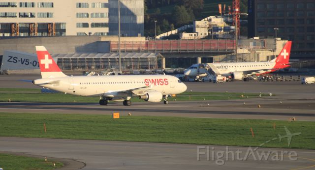 Airbus A320 (HB-IJD)