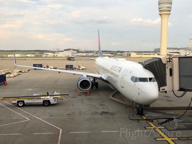 Boeing 737-900 (N837DN) - DL2299 to Albuquerque 