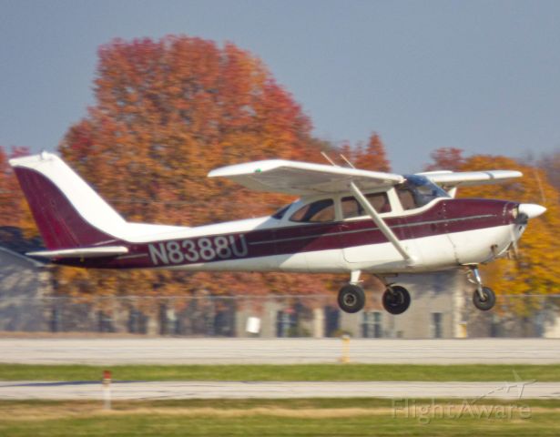 Cessna Skyhawk (N8388U)