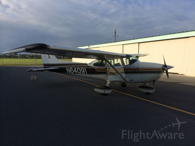 Cessna Skyhawk (N64091)