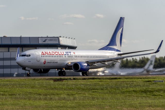 Boeing 737-800 (TC-JFM) - 17th Sept., 2022: AnadoluJet - a low cost subsidiary of Turkish Airlines - is about to take off from runway 04 at Stansted - the low cost airport in the outskirts of the English capital London. 