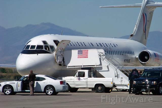 Douglas DC-9-10 (N215US) - Paul Ryan arrives as security is high