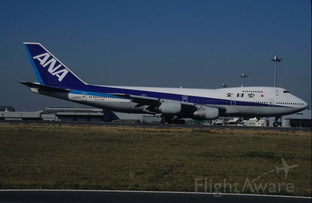 BOEING 747SR (JA8145) - Taxing at Tokyo-Haneda Intl Airport on 1997/12/13