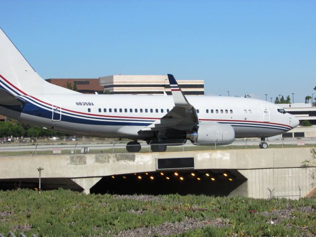 Boeing 737-700 (N835BA) - Taxiing to RWY 30
